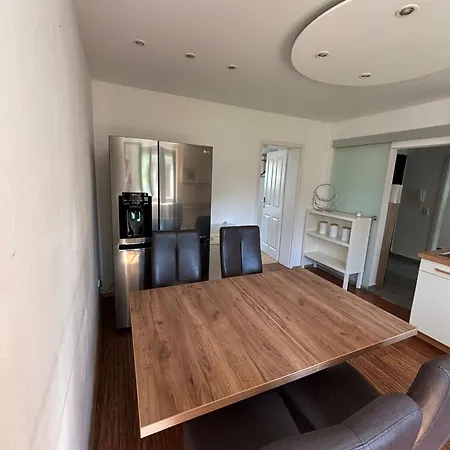 Erdgeschosswohnung Neben Schloss Blutenburg Mit Privatem Garten Apartment *