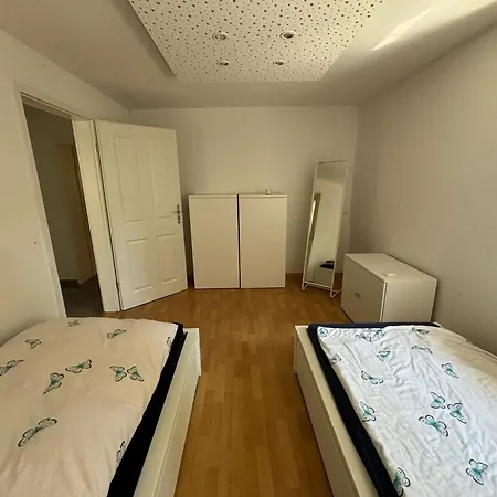 Erdgeschosswohnung Neben Schloss Blutenburg Mit Privatem Garten *