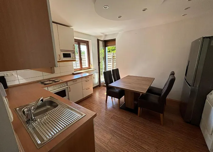 Erdgeschosswohnung Neben Schloss Blutenburg Mit Privatem Garten * מינכן