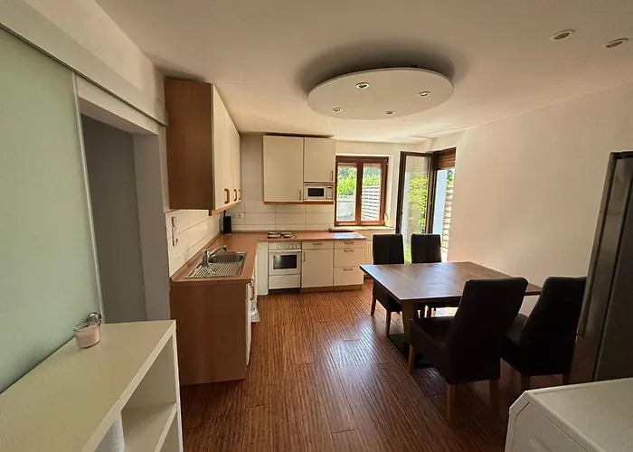 Erdgeschosswohnung Neben Schloss Blutenburg Mit Privatem Garten דירה