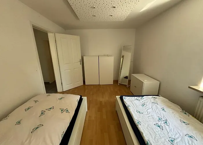 Erdgeschosswohnung Neben Schloss Blutenburg Mit Privatem Garten *