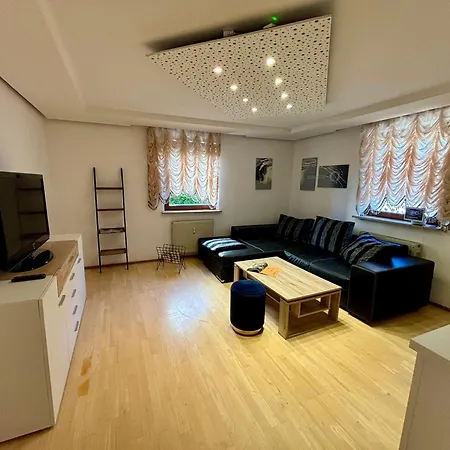 Apartamento Erdgeschosswohnung Neben Schloss Blutenburg Mit Privatem Garten Múnich
